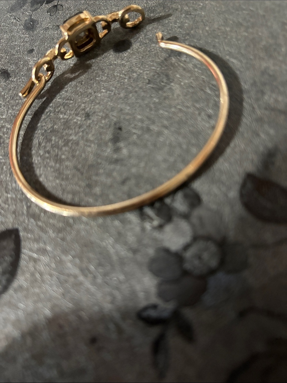 VINTAGE GOLD-TONE FAUX SAPPHIRE HINGED 7.3" BRACELET - Picture 6 of 8